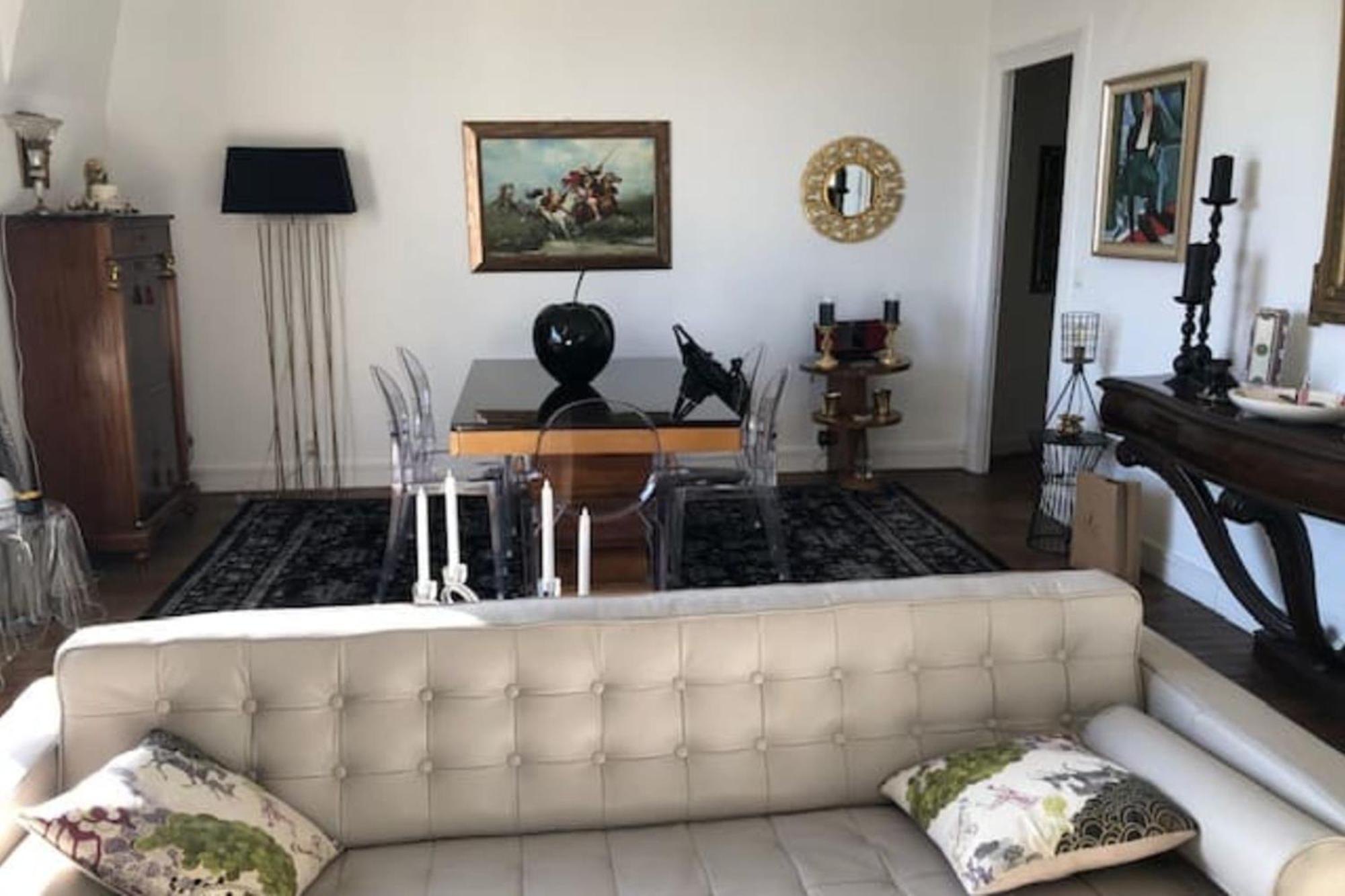 Charming With Eiffel Tower View Appartement Parijs